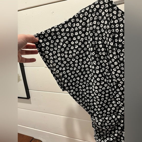 COCO & TASHI – Black floral blouse, size S/P - Picture 4 of 9